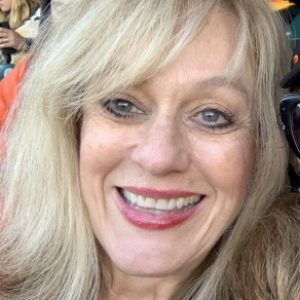 Profile photo of Julianne Resnick